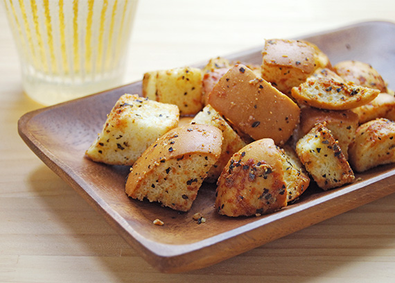 南蛮屋 焼き菓子工房『乙(おつ)なラスク』チーズ＆バジル味