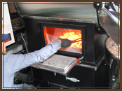 コーヒー豆の炭火焙煎