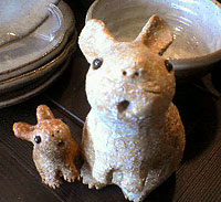 うさぎの親子の置物