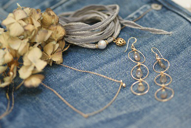 「U（ユー）」工房の手作りアクセサリー展