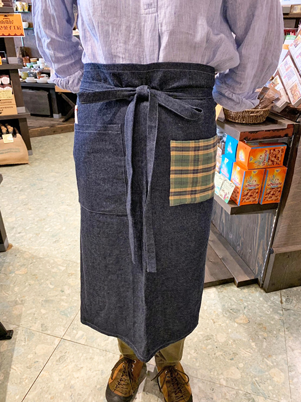 楽布アオトソラさんのエプロン