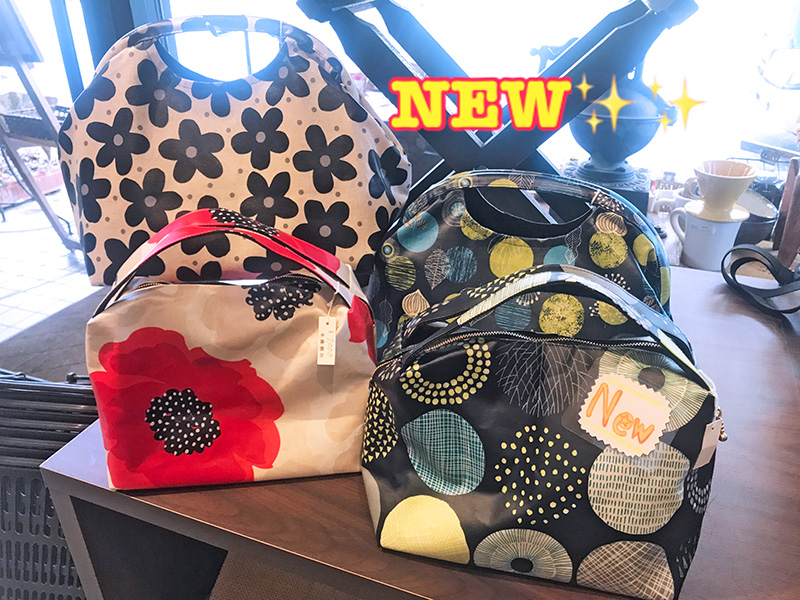 新作のバッグやポーチ