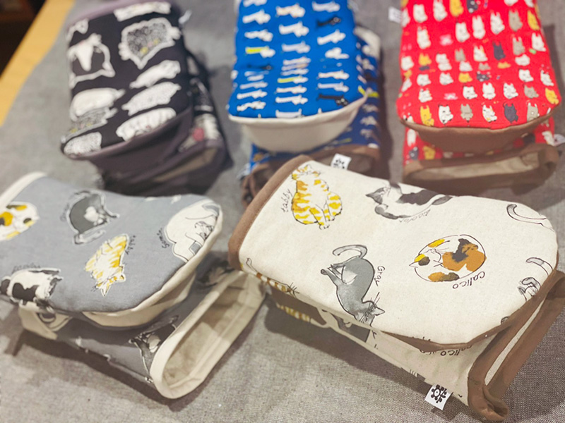 猫柄のオーブンミトン