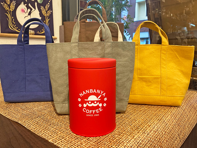 楽布アオトソラさんの【トート型小物入れ】