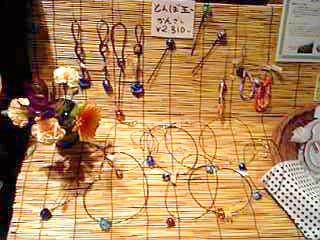 トンボ玉のネックレスやストラップ