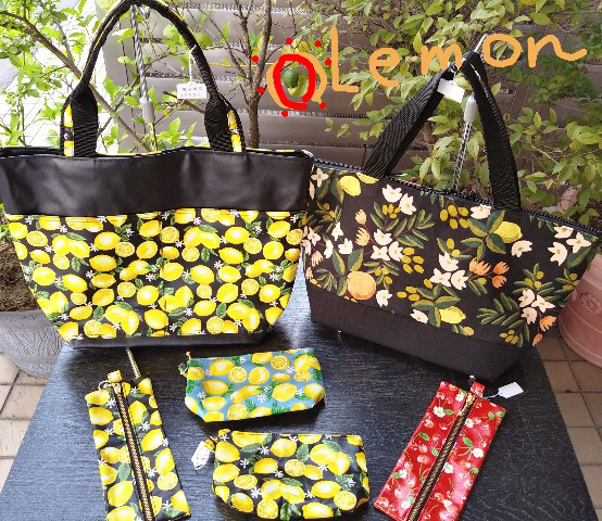 レモン・みかん・チェリーとフルーツ柄のビニールコーティングバッグ