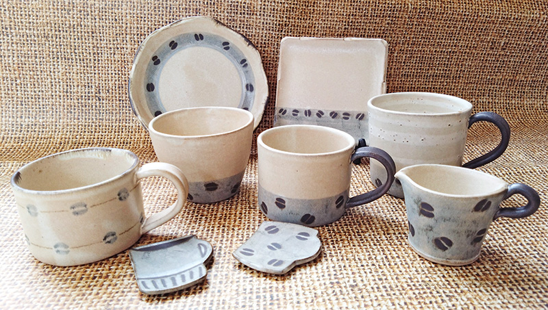 加藤亜希子さんのコーヒー豆柄の陶器