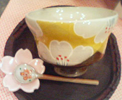 外濃花絵 福仙茶［黄］／桜箸置［ピンク］／桜スプーン