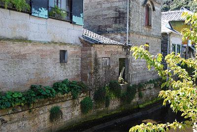 荷物の積み下ろしのための開口部