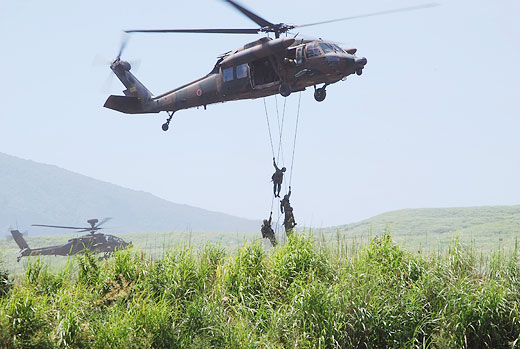 富士総合火力演習 ヘリ降下