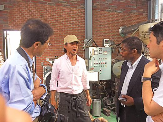 ガボン共和国からのお客様が南蛮屋焙煎工場に訪問